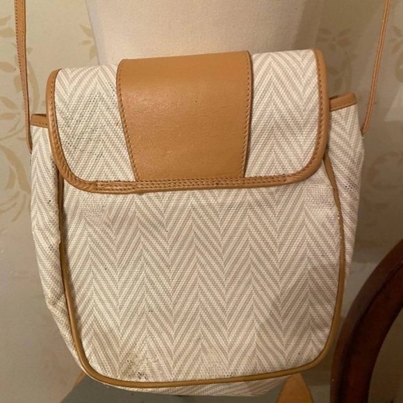 ✨️Mark Cross Vintage Chic 5th Avenue Style Cross Body Handbag✨️ - Picture 4 of 5